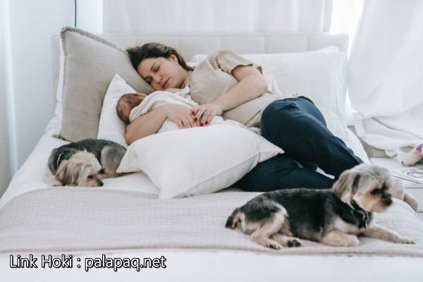 5 sebab Ibu Tak Bisa Tidur meski Anak Sudah Terlelap 